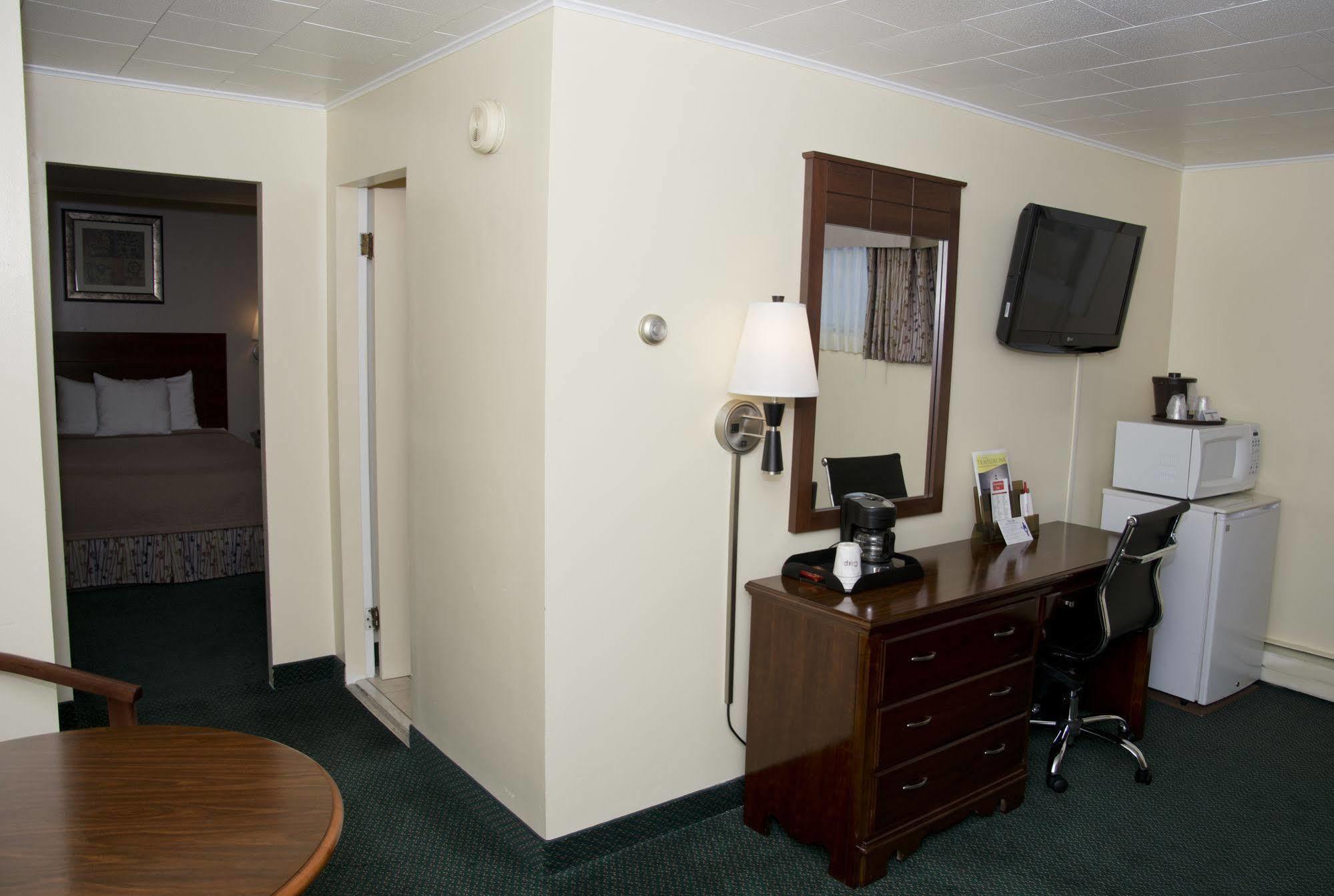 ברונסוויק Travelers Inn מראה חיצוני תמונה