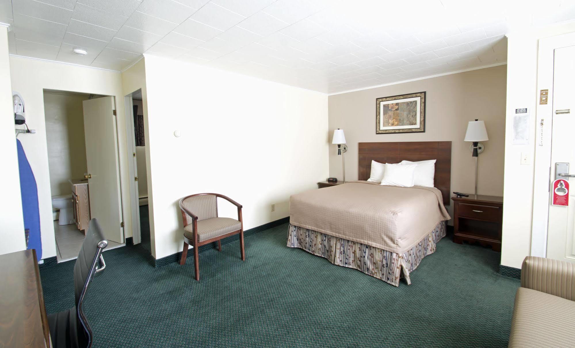 ברונסוויק Travelers Inn מראה חיצוני תמונה