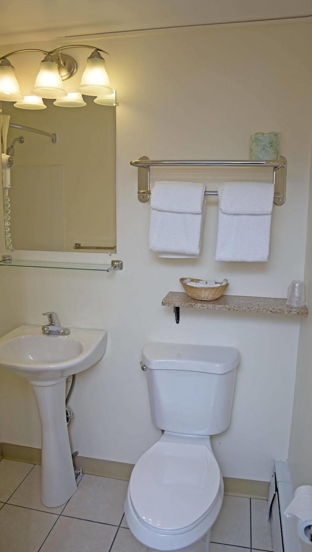 ברונסוויק Travelers Inn מראה חיצוני תמונה