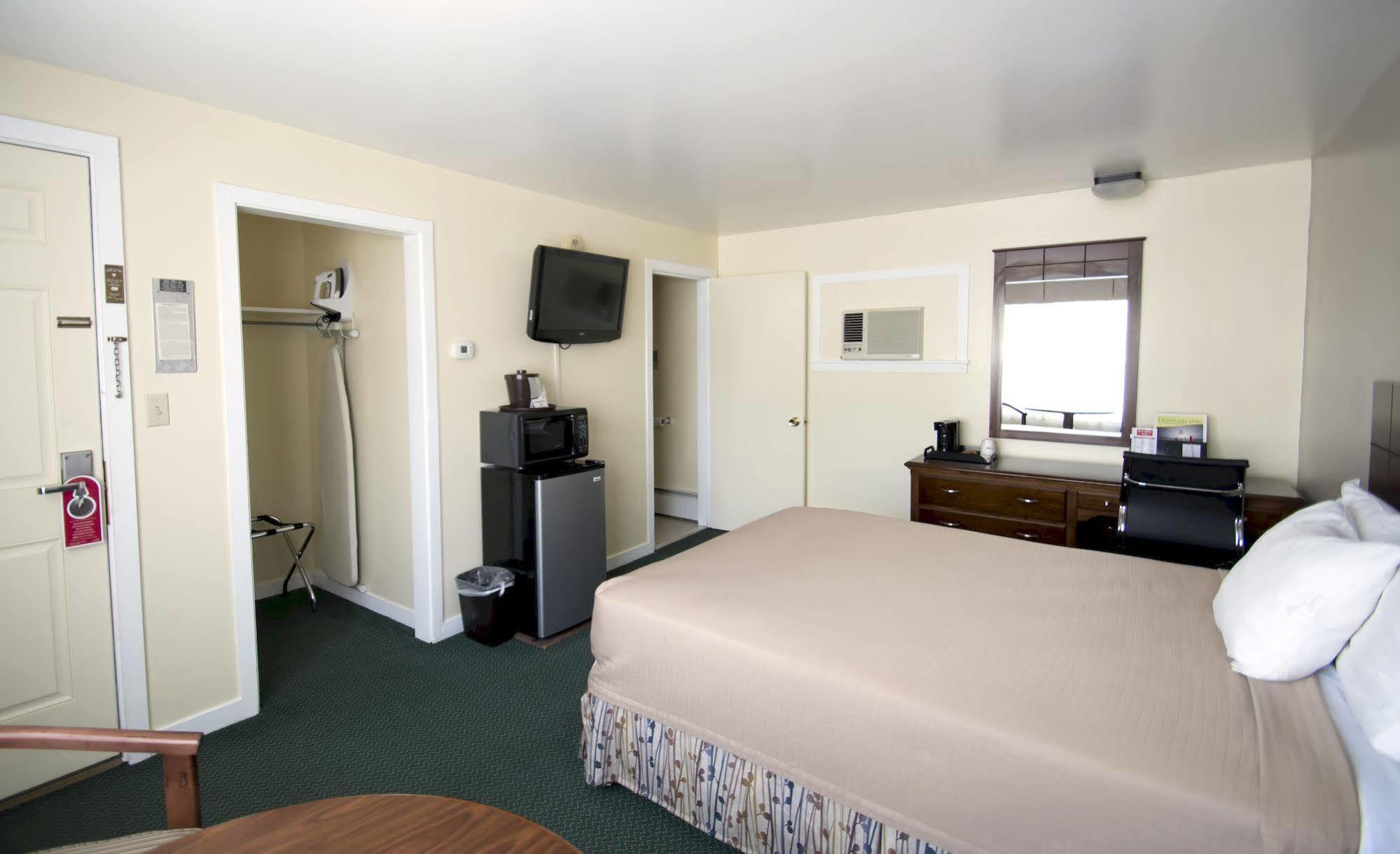 ברונסוויק Travelers Inn מראה חיצוני תמונה