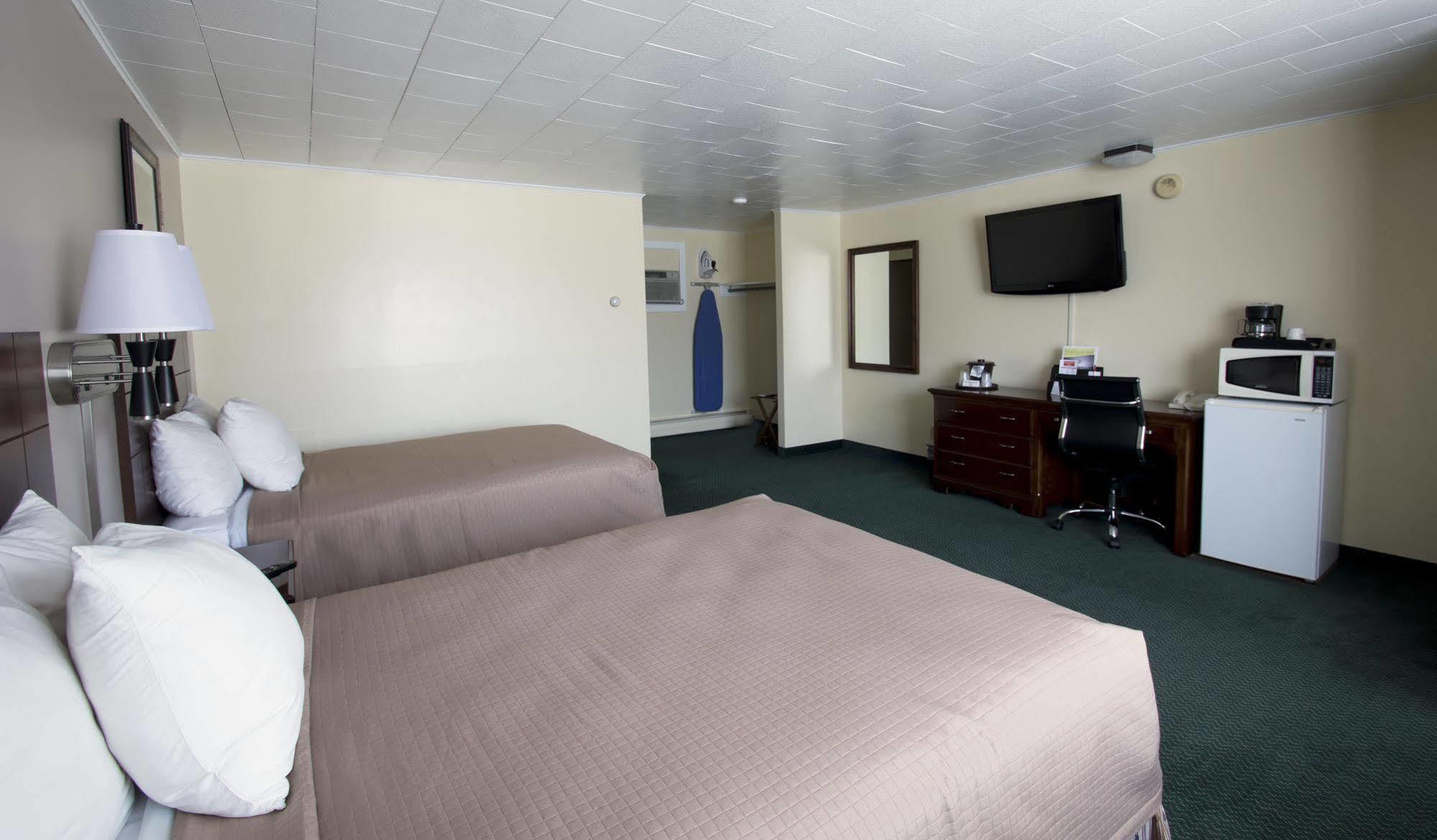 ברונסוויק Travelers Inn מראה חיצוני תמונה